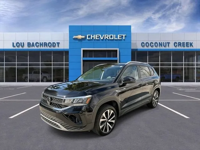 2024 Volkswagen Taos SE photo 4