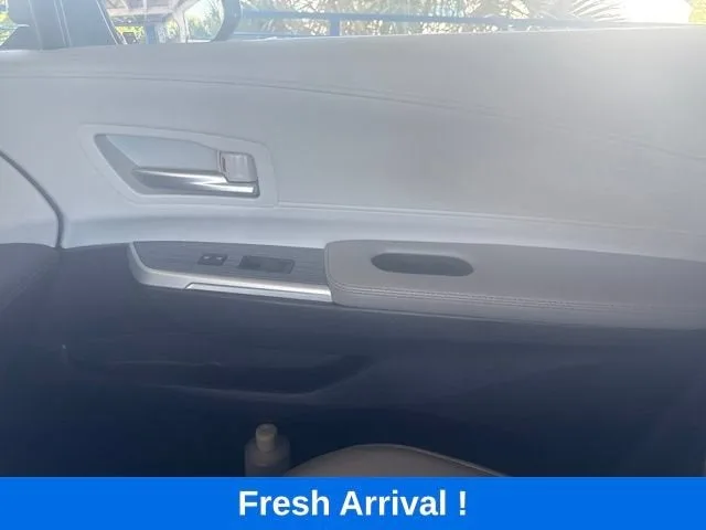 2026 Toyota Sienna XLE photo 13