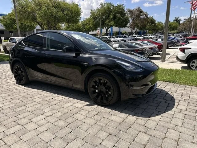 2023 Tesla Model Y Long Range photo 16