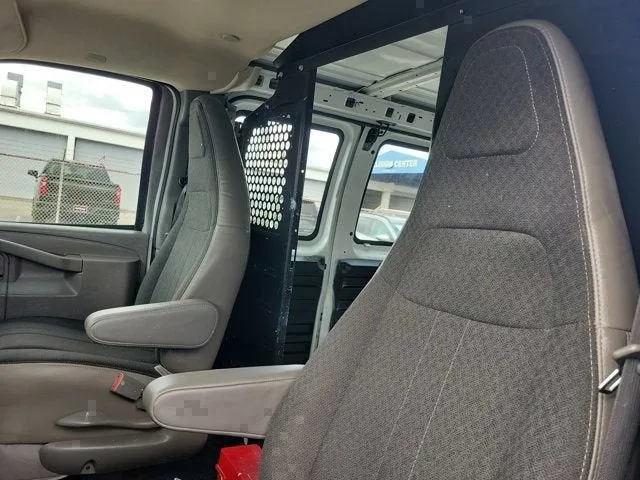 2020 GMC Savana Cargo 2500 RWD 2500 135" photo 20