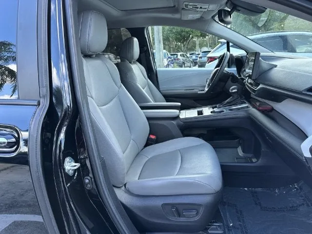2026 Toyota Sienna XLE photo 29