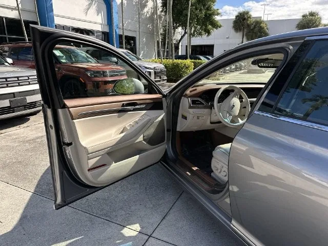 2021 Genesis G90 3.3T Premium photo 22