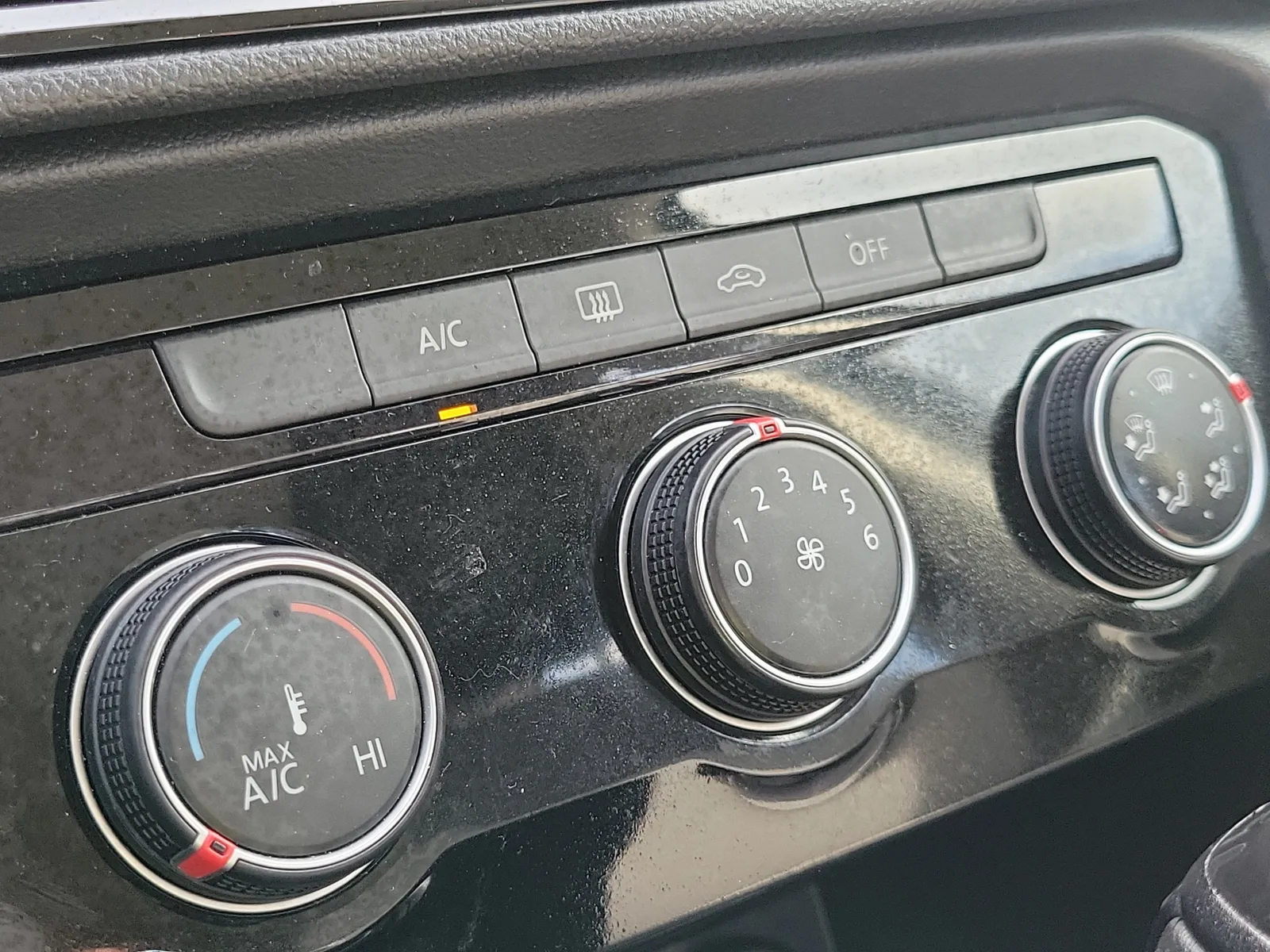2023 Volkswagen Taos S photo 29