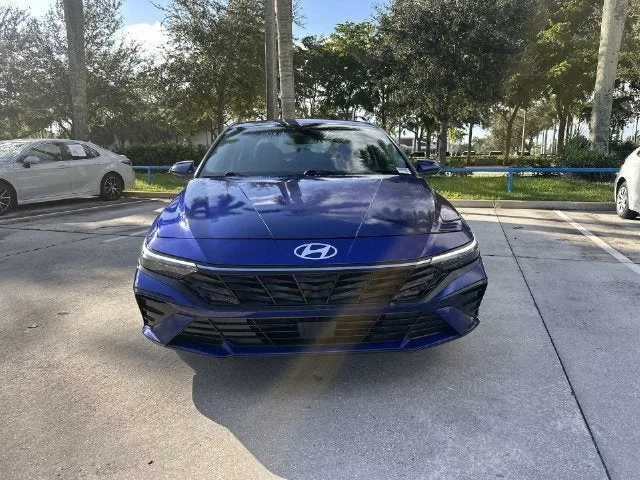 2025 Hyundai Elantra SEL Convenience photo 19
