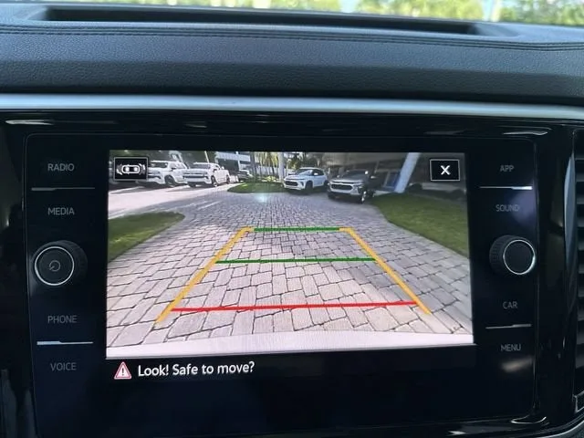 2022 Volkswagen Atlas 2.0T SE w/Technology photo 24