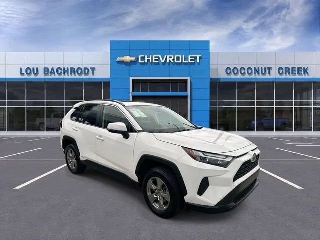 2023 Toyota RAV4 Hybrid XLE photo 2
