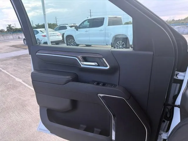 2023 Chevrolet Silverado 1500 RST photo 22