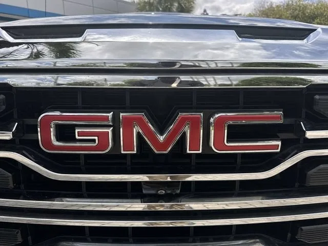 2022 GMC Sierra 1500 SLT photo 10