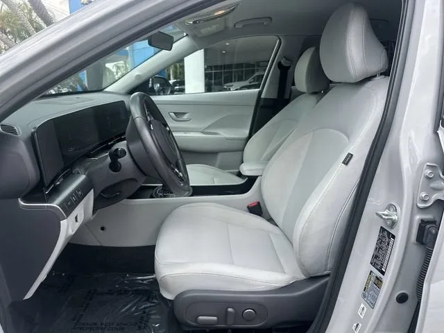 2025 Hyundai Kona SEL photo 30