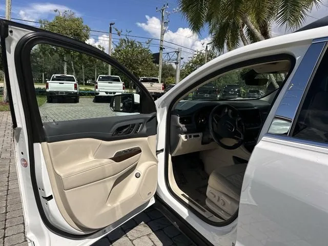 2021 GMC Acadia Denali photo 22