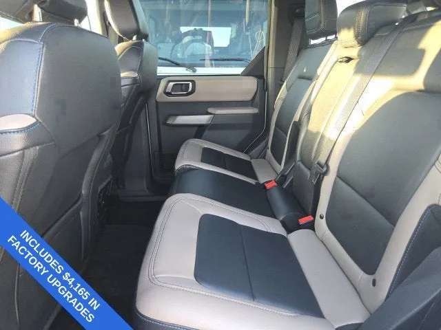 2022 Ford Bronco Base photo 15