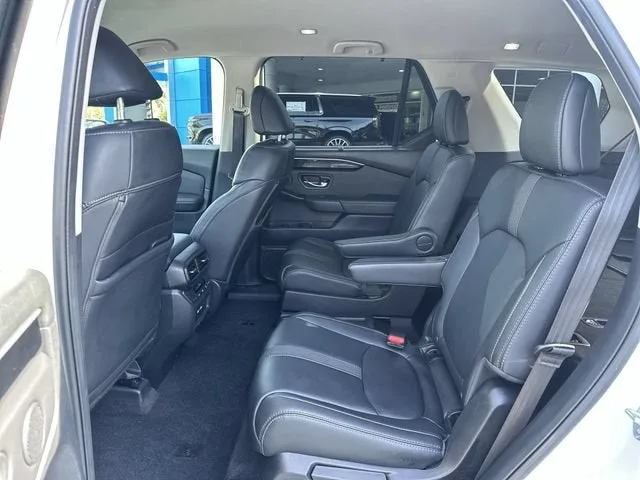 2023 Honda Pilot EX-L 7 Passenger photo 27
