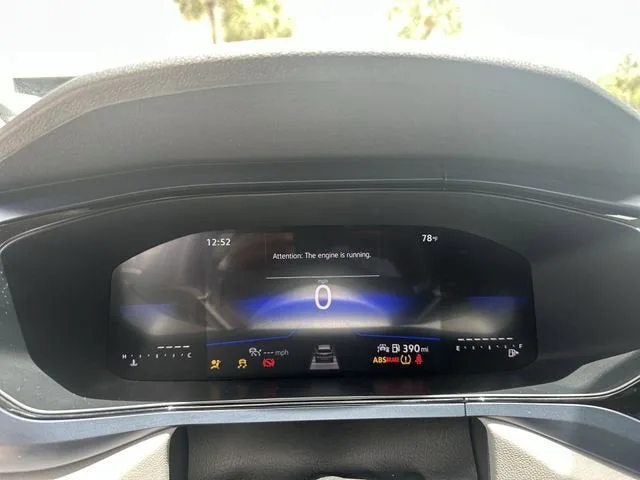 2024 Volkswagen Taos SE photo 18