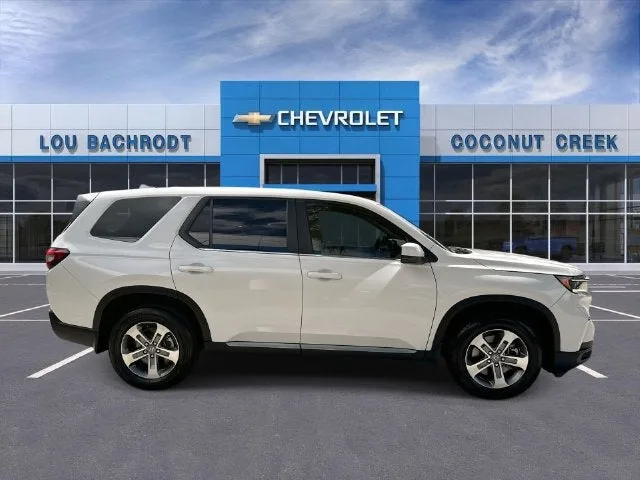 2024 Honda Pilot EX-L 7 Passenger photo 9