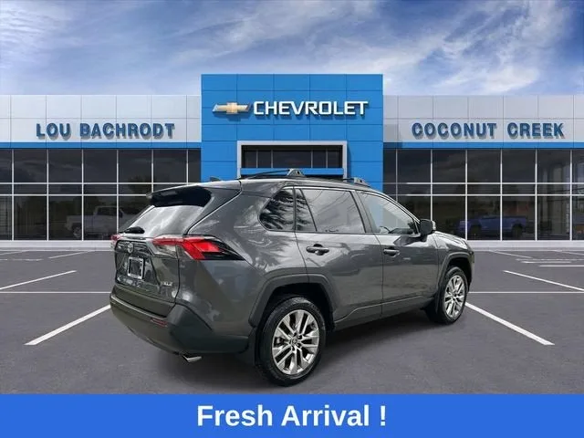 2024 Toyota RAV4 XLE Premium photo 8
