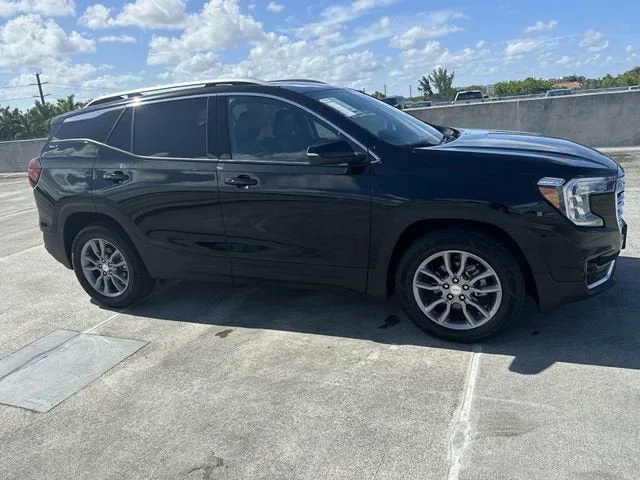 2024 GMC Terrain SLT photo 15