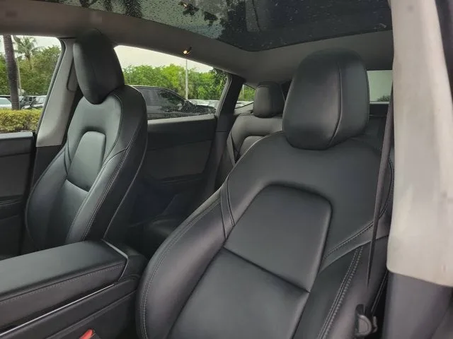 2020 Tesla Model Y Long Range photo 21