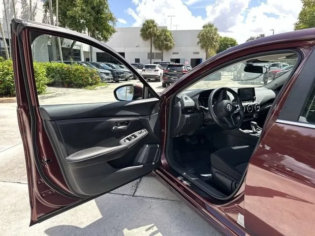 2025 Nissan Sentra SV photo 22