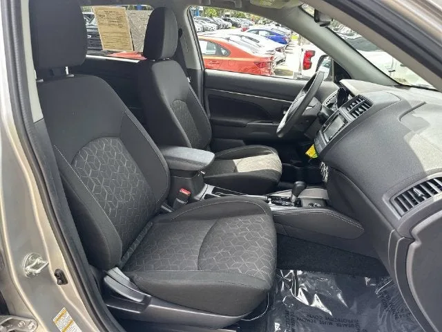 2025 Mitsubishi Outlander Sport S photo 29