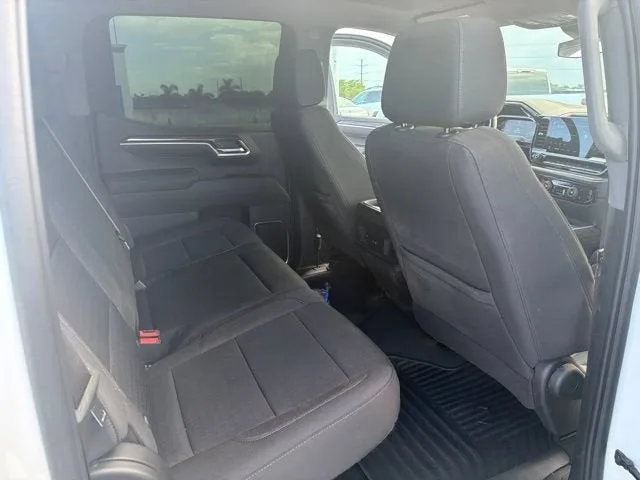 2023 Chevrolet Silverado 1500 RST photo 16
