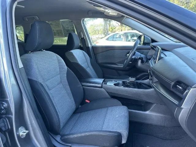 2023 Nissan Rogue SV photo 29