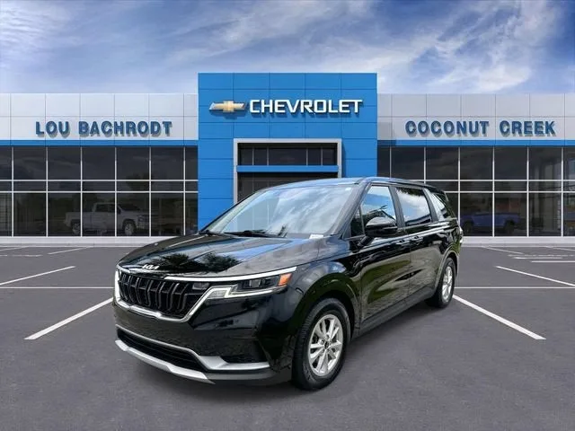 2024 Kia Carnival LX photo 4