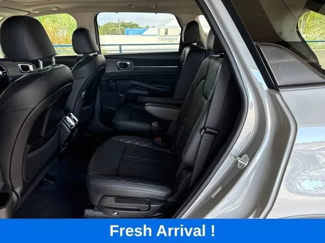 2023 Kia Sorento X-Line SX Prestige photo 3