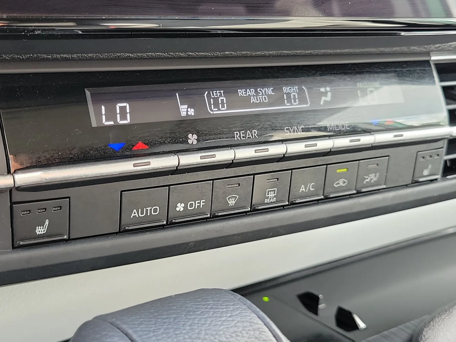 2026 Toyota Sienna XLE photo 31