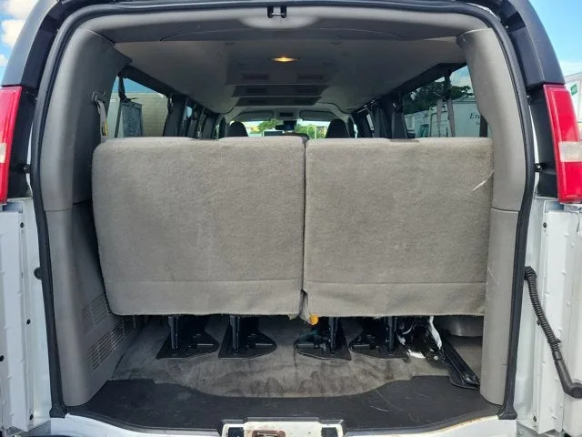 2019 Chevrolet Express Passenger 3500 LT photo 11