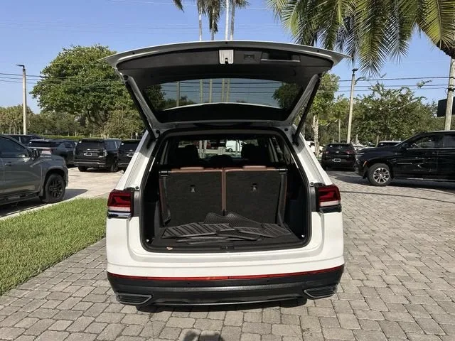2022 Volkswagen Atlas 2.0T SE w/Technology photo 28