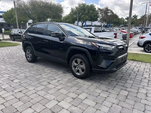 2024 Toyota RAV4 XLE photo 16