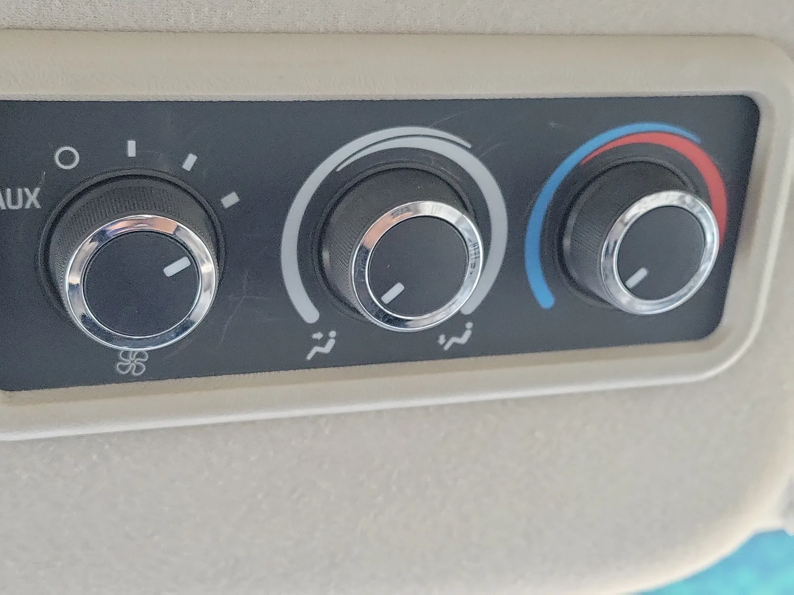 2014 Chevrolet Express Passenger 2500 LS photo 28