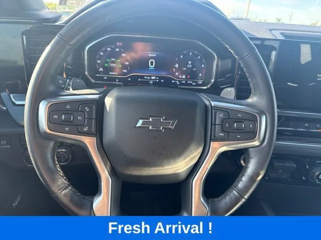 2025 Chevrolet Silverado 1500 RST photo 5