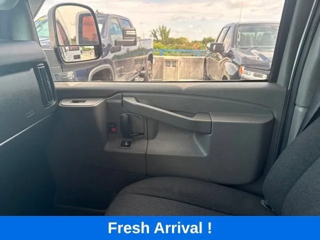 2019 GMC Savana Cargo 2500 VAN 2500 RWD 135" photo 9