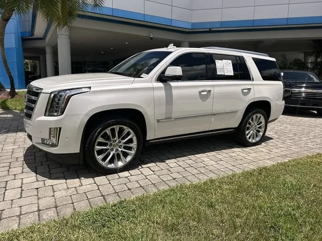2018 Cadillac Escalade Premium Luxury photo 21
