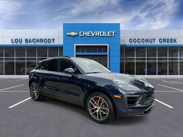 2023 Porsche Macan S photo 2