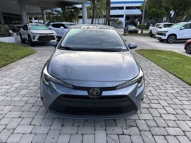 2023 Toyota Corolla LE photo 18