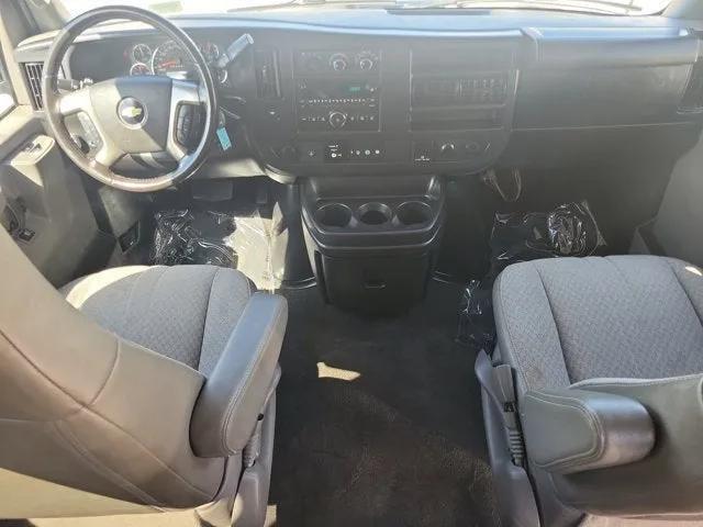 2018 Chevrolet Express Passenger 3500 LT photo 16