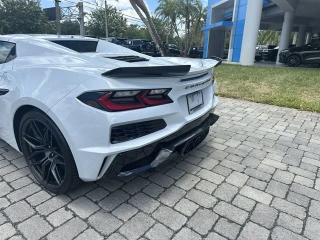 2023 Chevrolet Corvette Z06 3LZ photo 12
