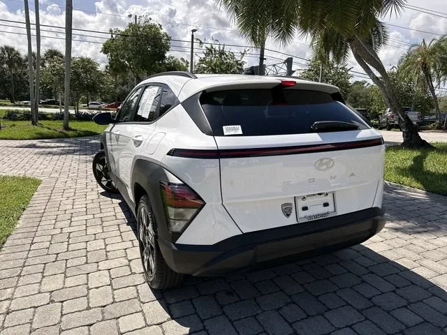2025 Hyundai Kona SEL photo 12
