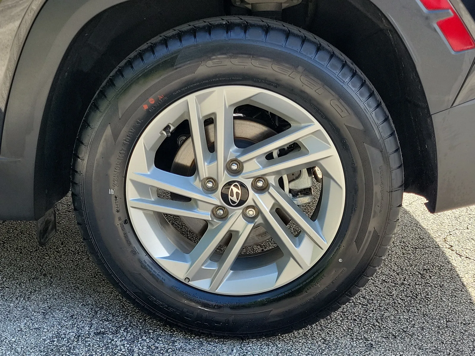 2025 Hyundai Tucson SE photo 9