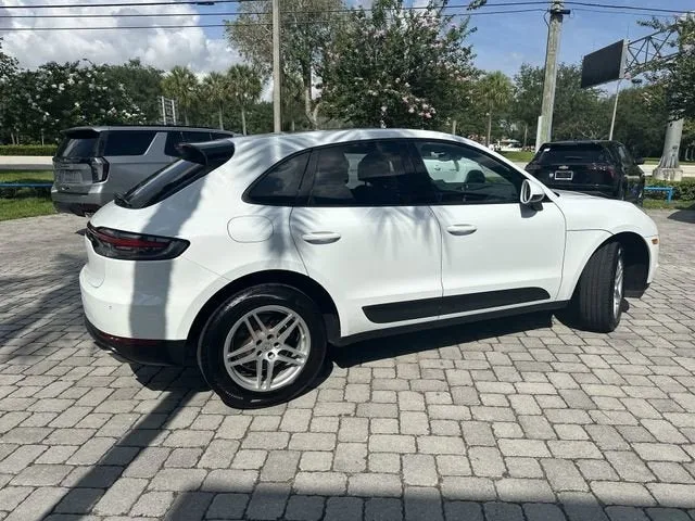 2020 Porsche Macan 4DR AWD photo 20