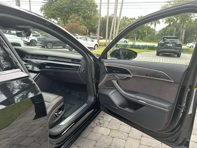 2023 Audi A8 4DR L QTRO 55 TFS photo 23