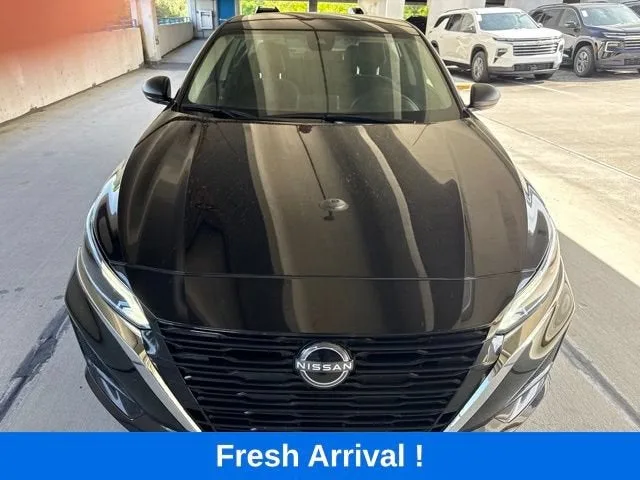 2025 Nissan Altima SV photo 18