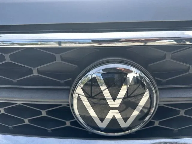 2024 Volkswagen Taos SE photo 10