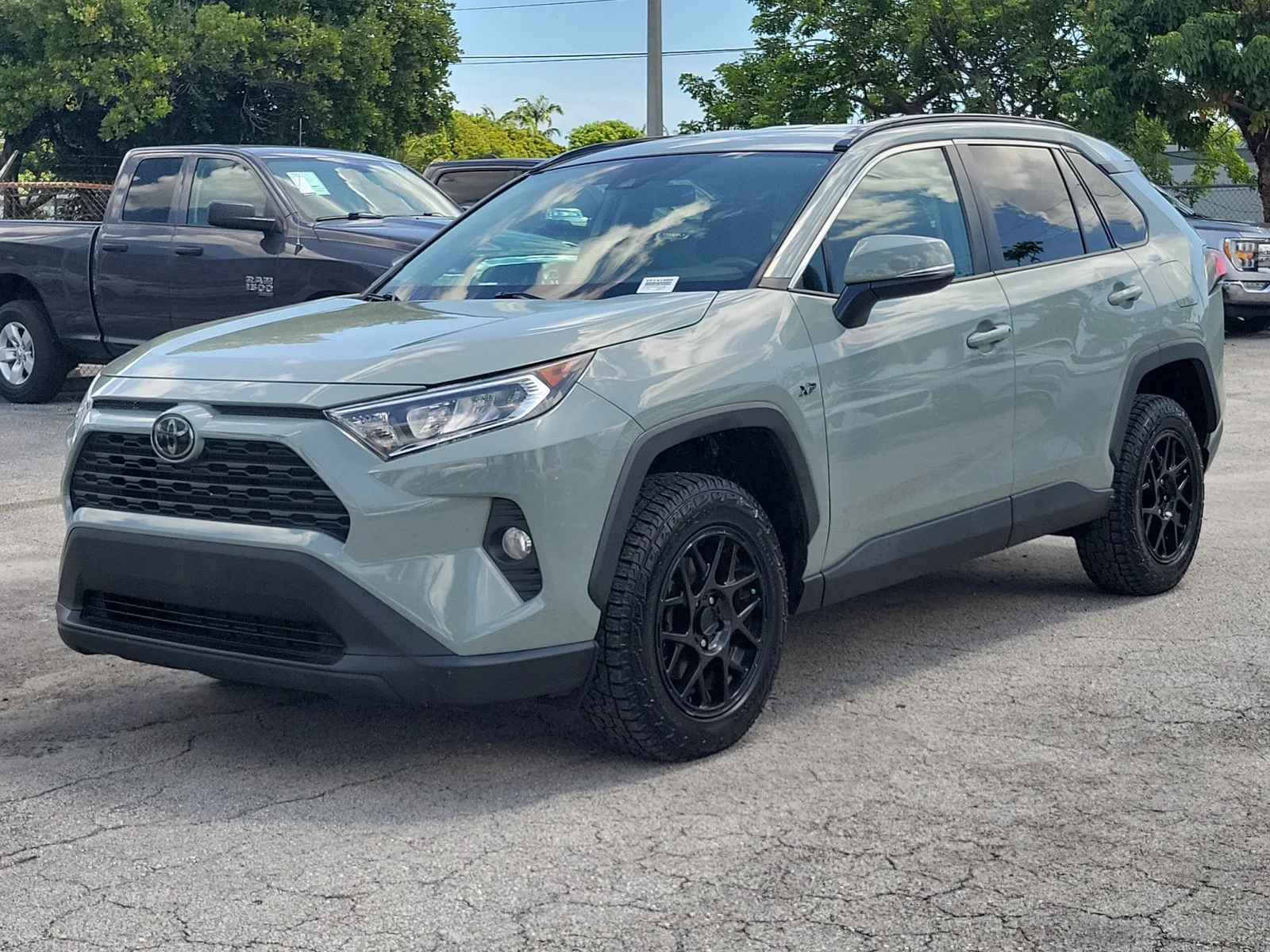 2021 Toyota RAV4 XLE photo 7