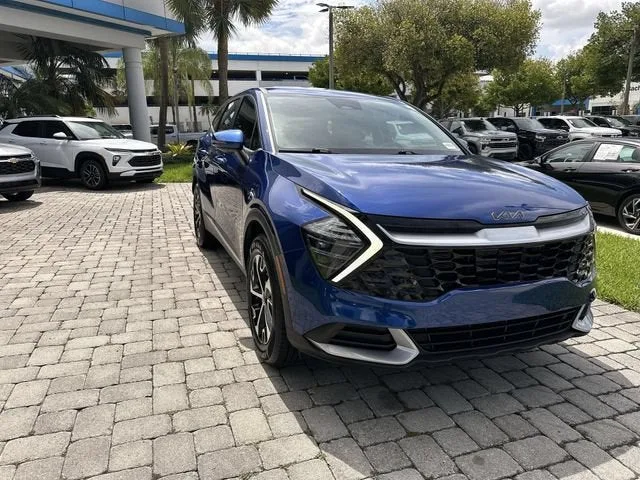 2025 Kia Sportage EX photo 18