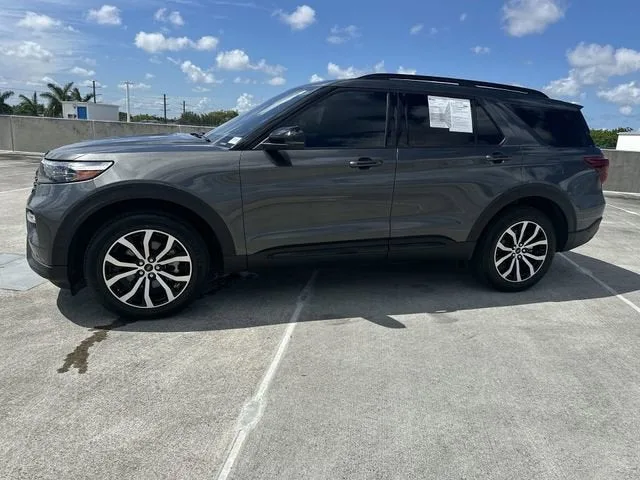 2020 Ford Explorer ST photo 32