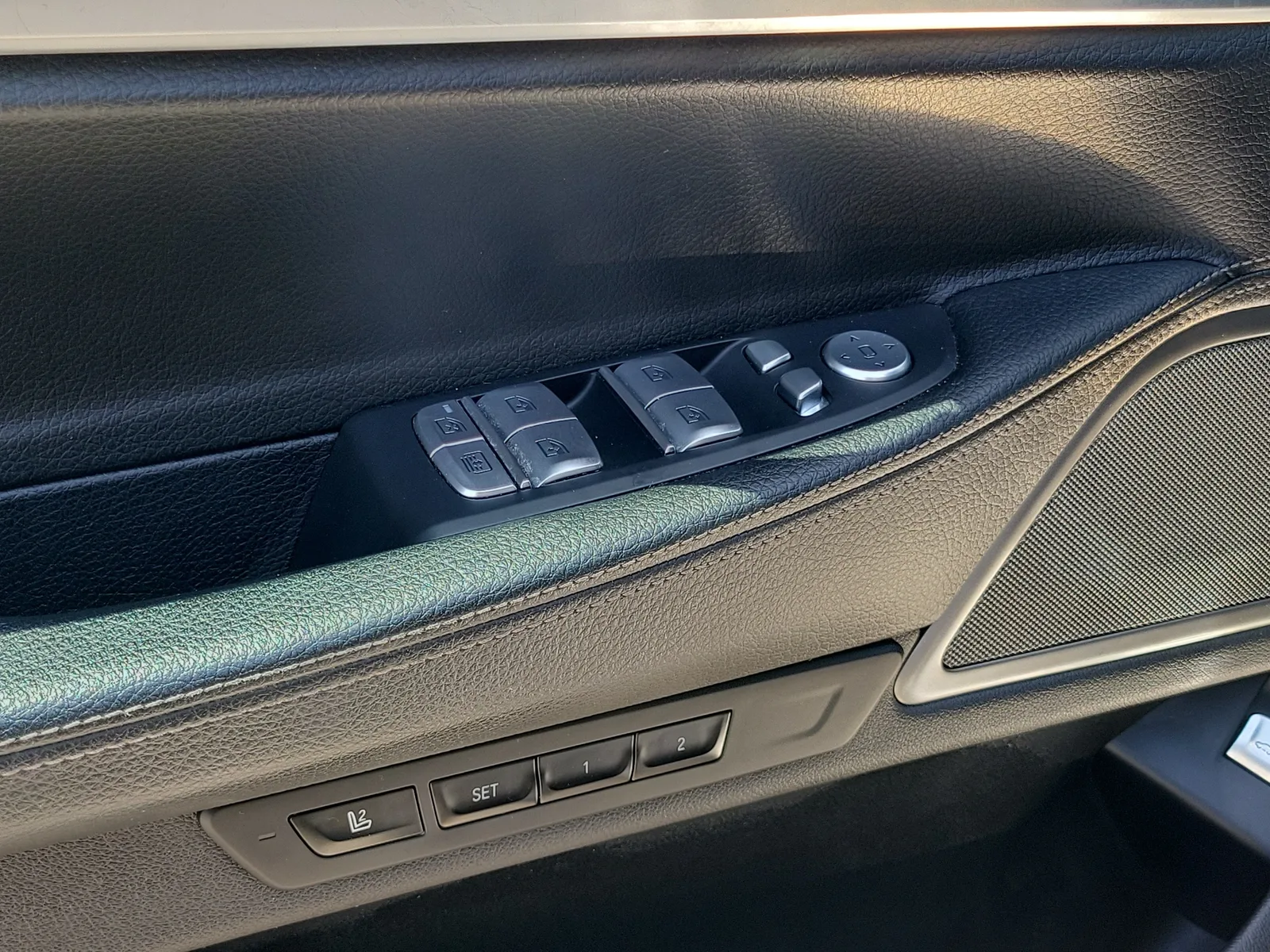 2022 BMW 7 Series 740i photo 24