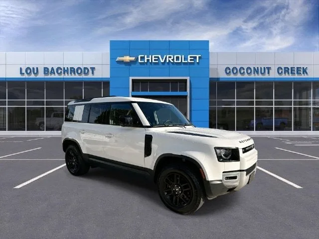 2025 Land Rover Defender S photo 2
